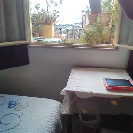 Single With Shared Bathroom *