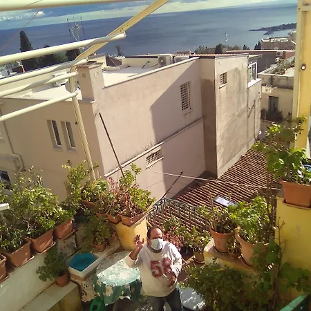 Single With Shared Bathroom * Taormina